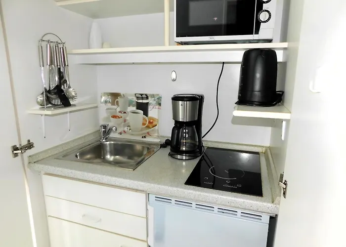 Strandnahes Appartement Ostseescholle Mit Balkon , Parkplatz
